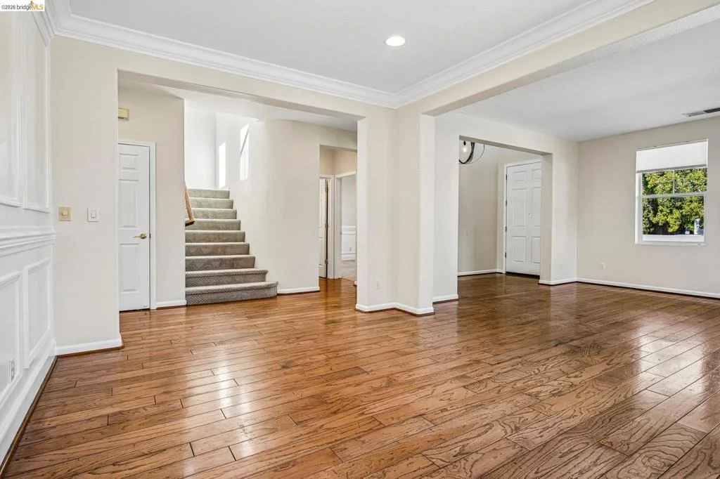 Photo of 2698 Jackson Ave