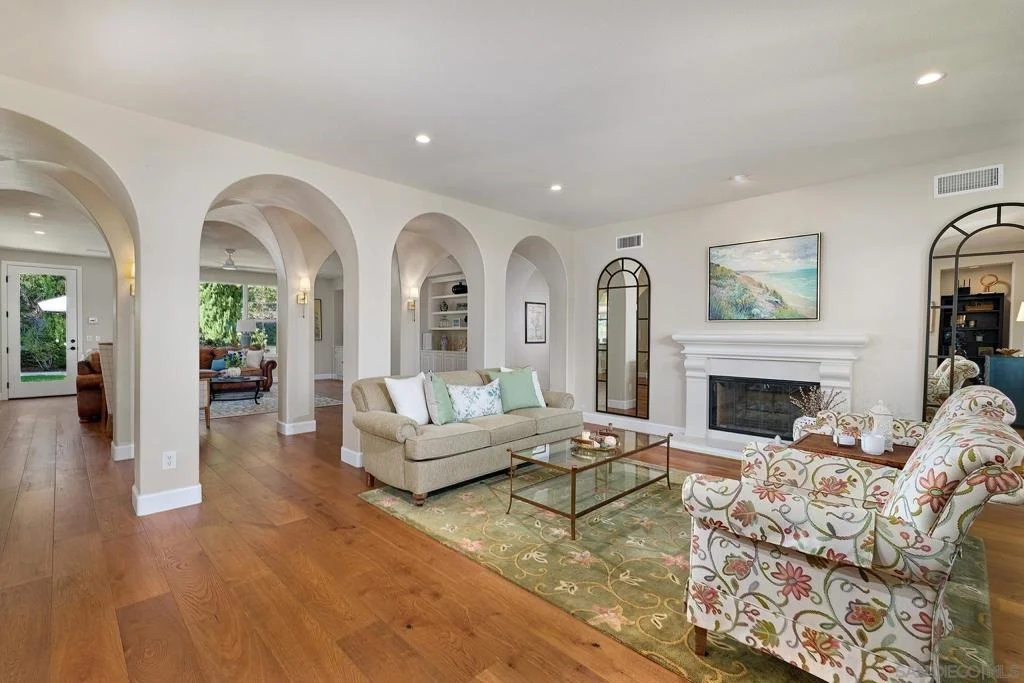 Photo of 7598 Circulo Sequoia