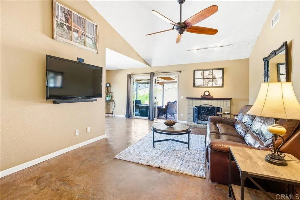 Photo of 329 Calle Adela