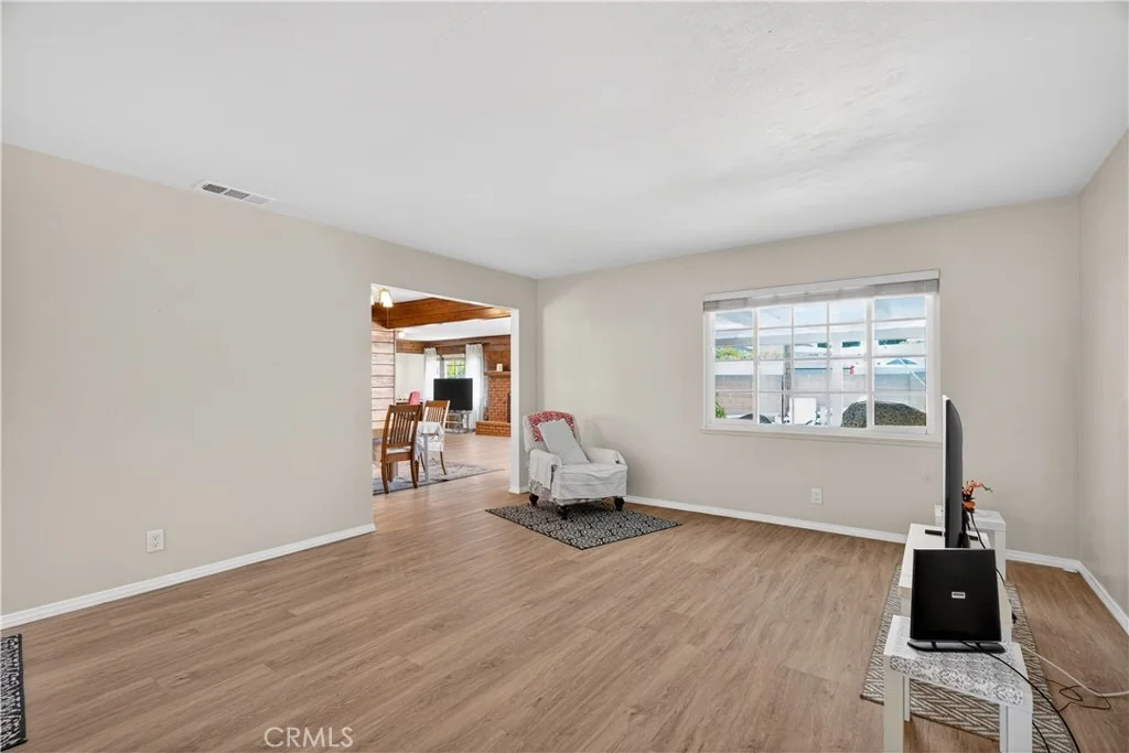 Photo of 2056 W Random