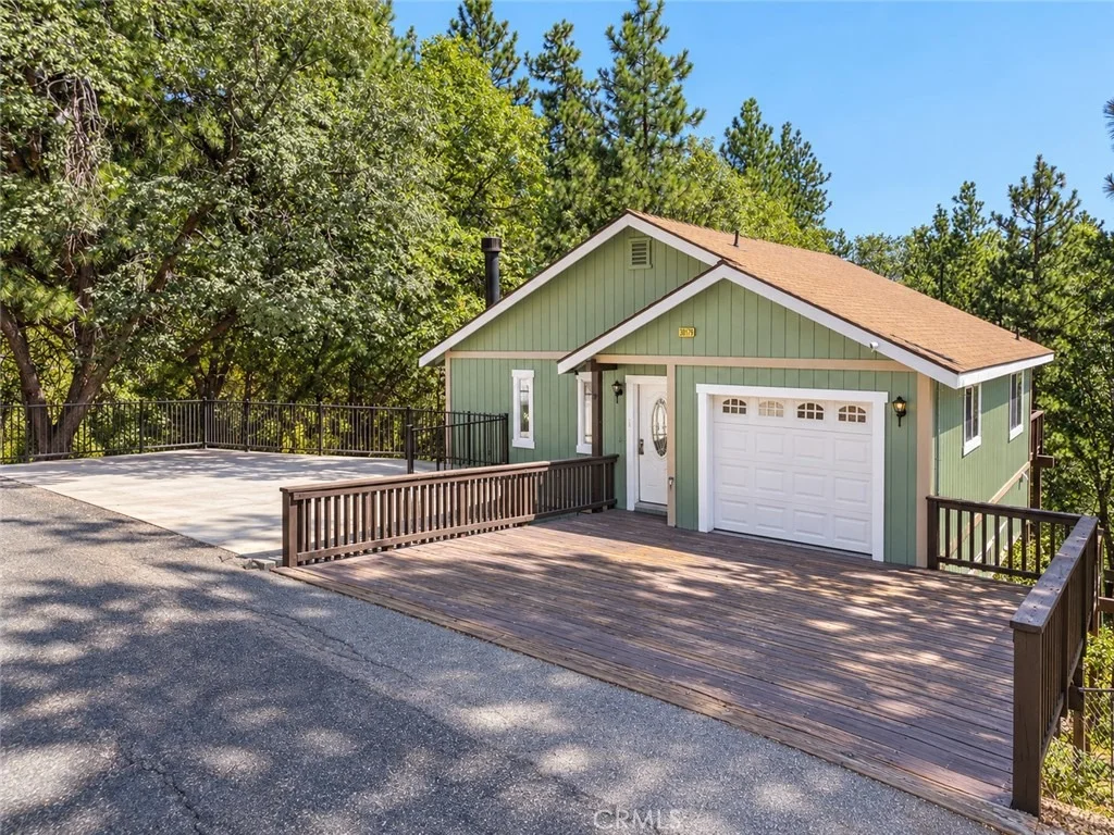 Photo of 30979 Summit Drive