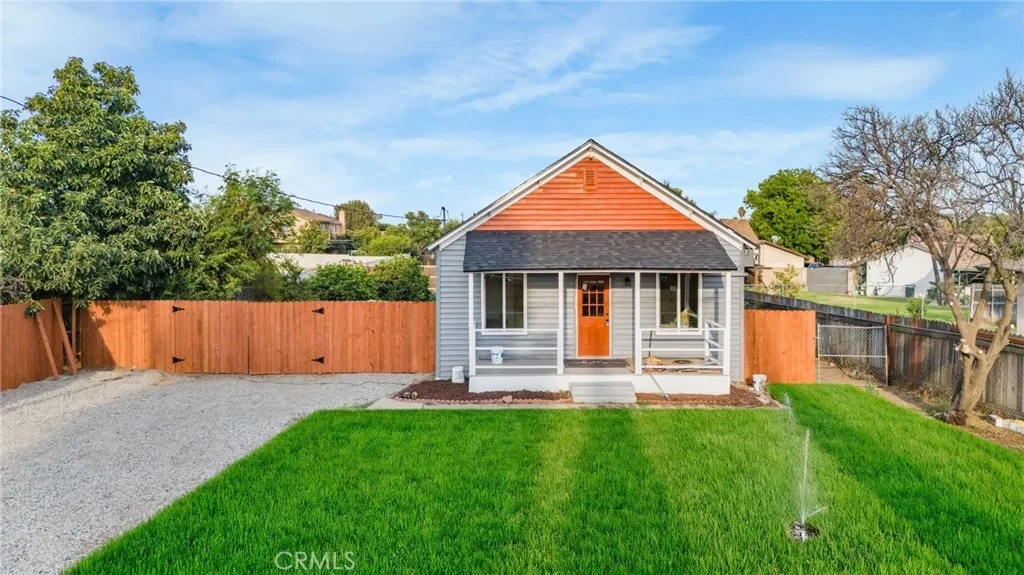 Photo of 10803 Larch