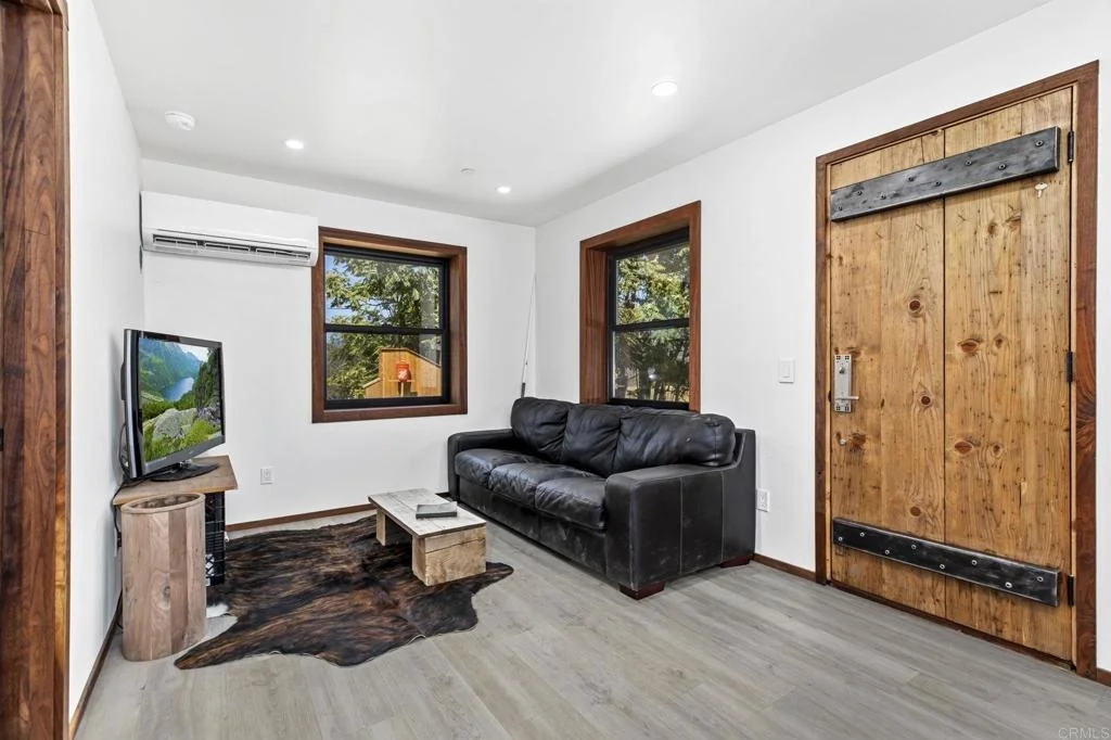Photo of 21179 Sutherland Dam Road