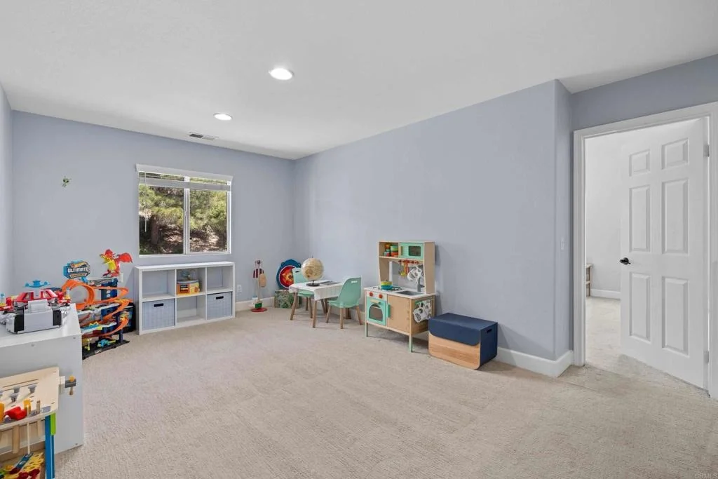 Photo of 765 Avenida Abeja