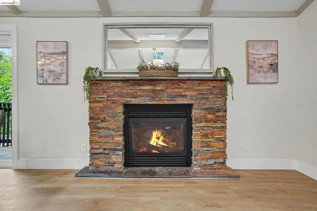 Photo of 2185 Trafalgar Pl