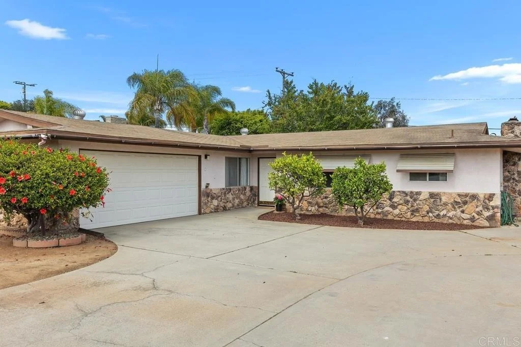Photo of 1035 Knoll Park Lane