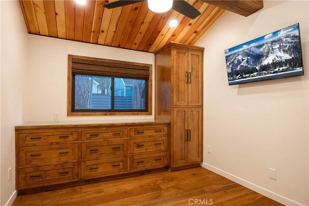 Photo of 42763 Cedar Avenue