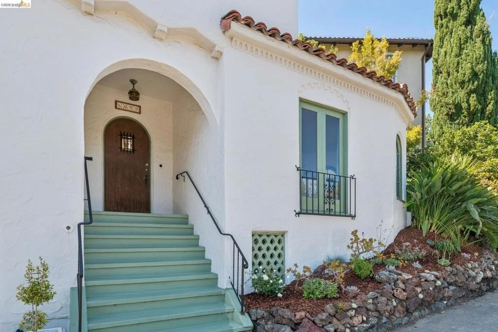Photo of 6080 Ocean View Drive