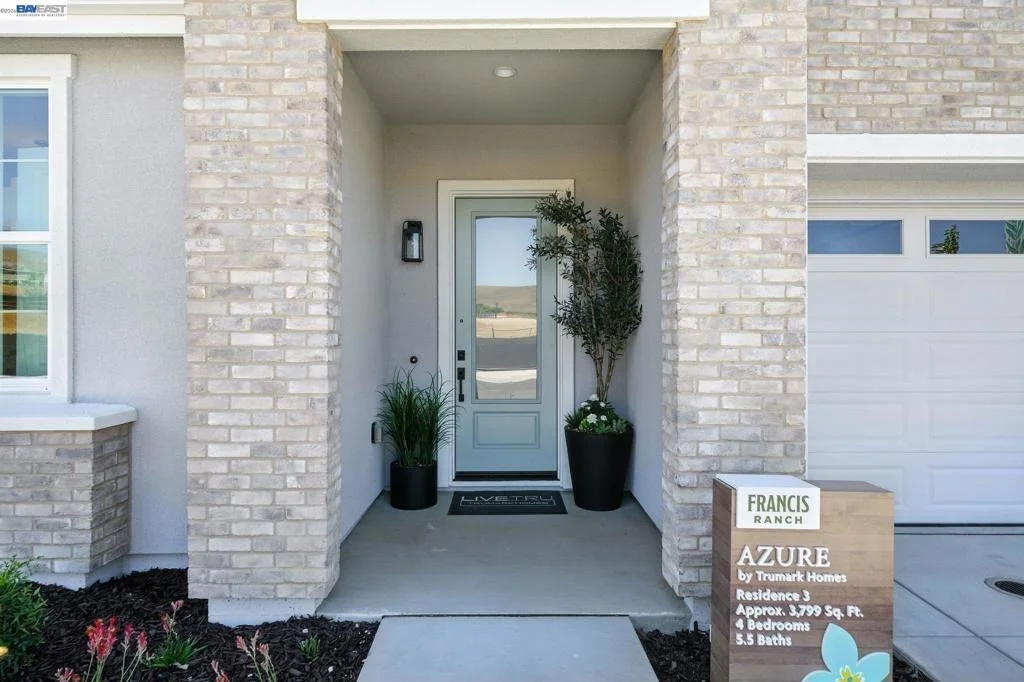 Photo of 4225 Langley Road