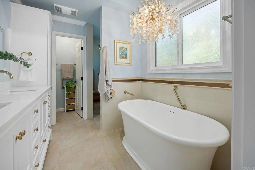 Photo of 1818 Avocado Road