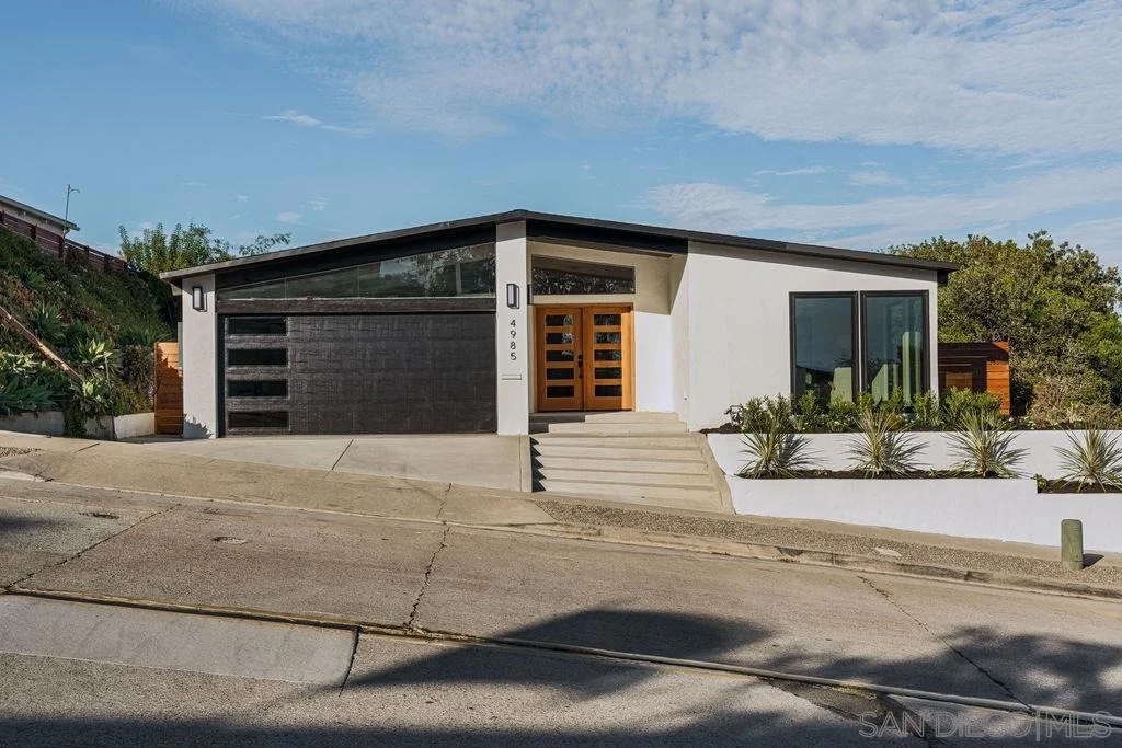 Photo of 4985 Pacifica Dr