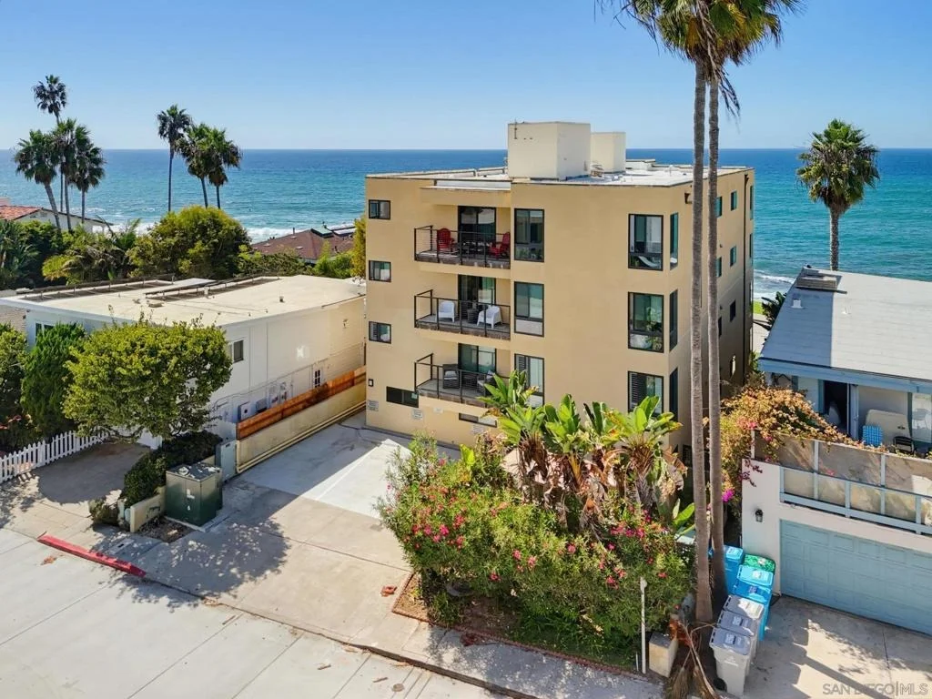 Photo of Unit 302 at 457 Coast