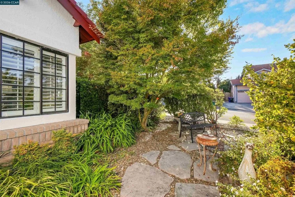 Photo of 100 Opal Ct