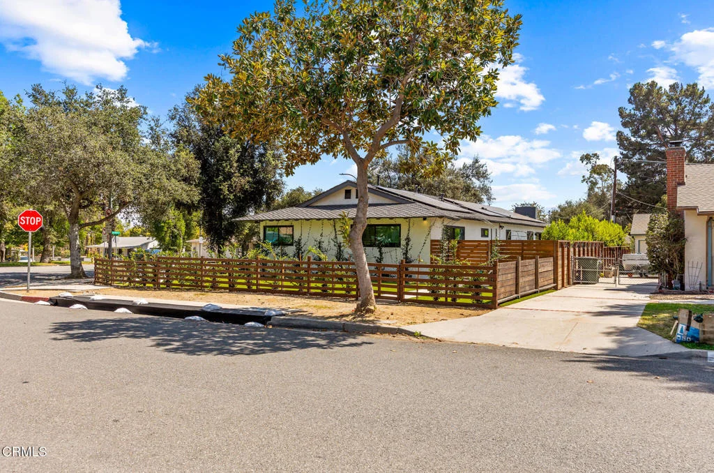 Photo of 1201 N Altadena Drive