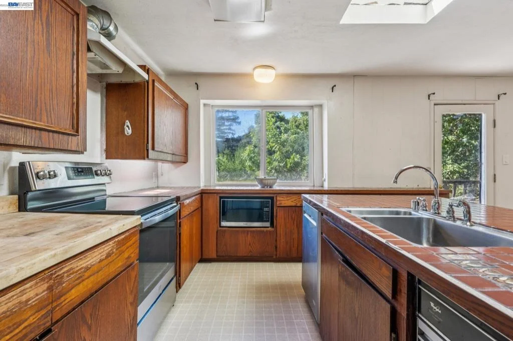 Photo of 21 MONTE VISTA ROAD