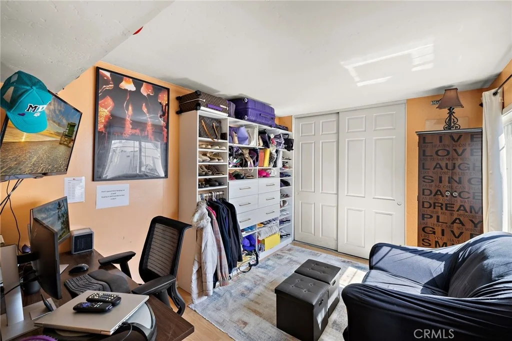 Photo of 2928 Highlands