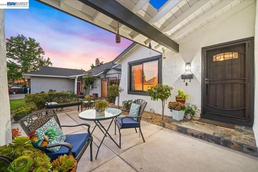 Photo of 586 Colusa Way