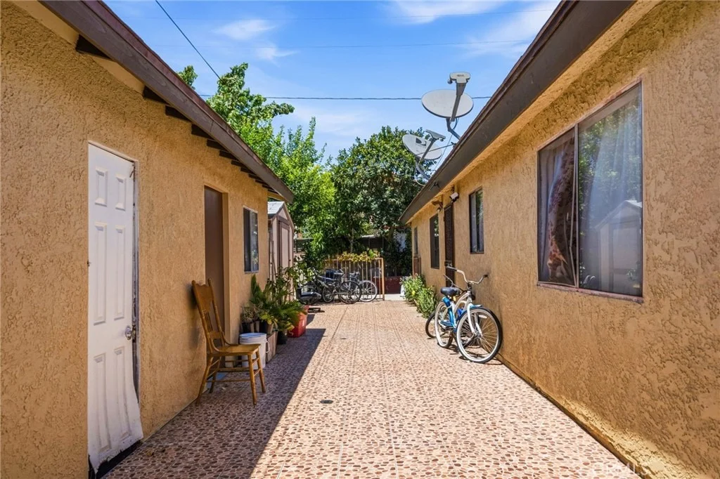 Photo of 4035 Beck