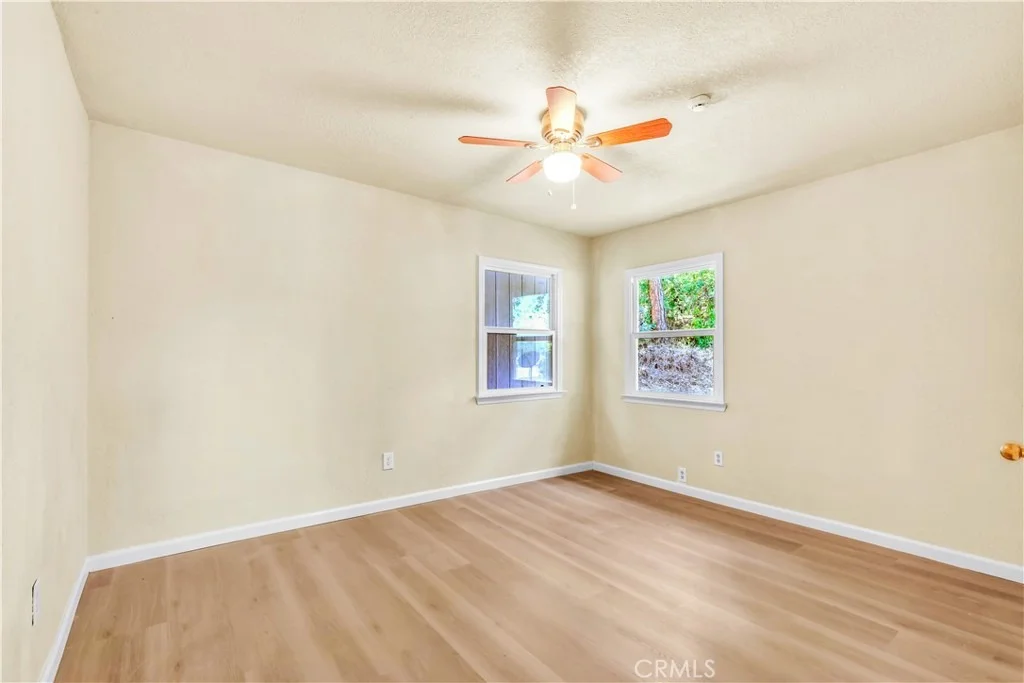 Photo of 15905 Kugelman