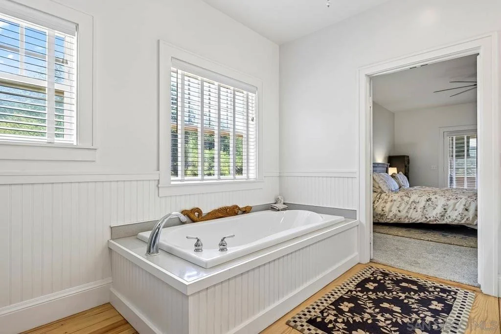 Photo of 4823 Belvedere