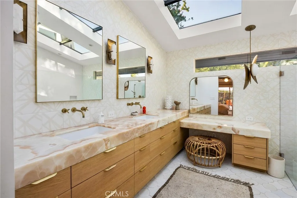 Photo of 341 Vista Baya