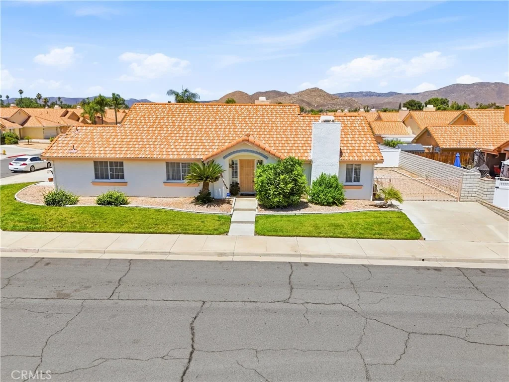 Photo of 2562 Alegre Avenue