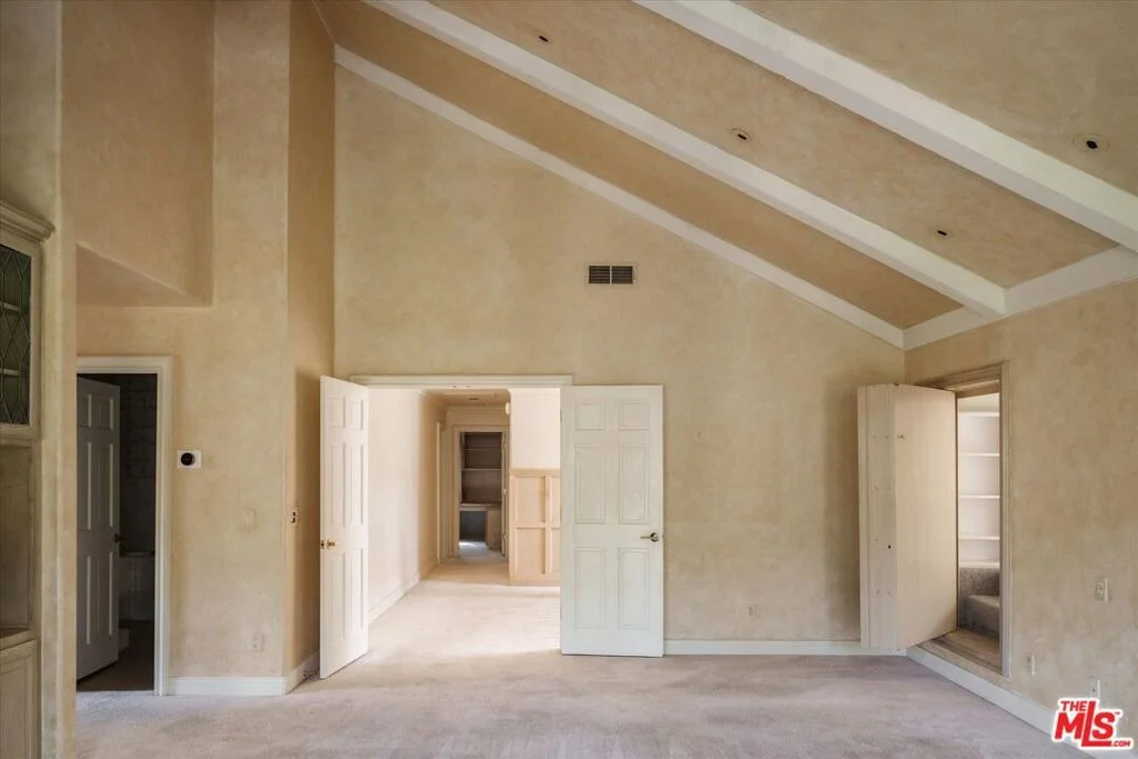 Photo of 2573 Benedict Canyon Drive