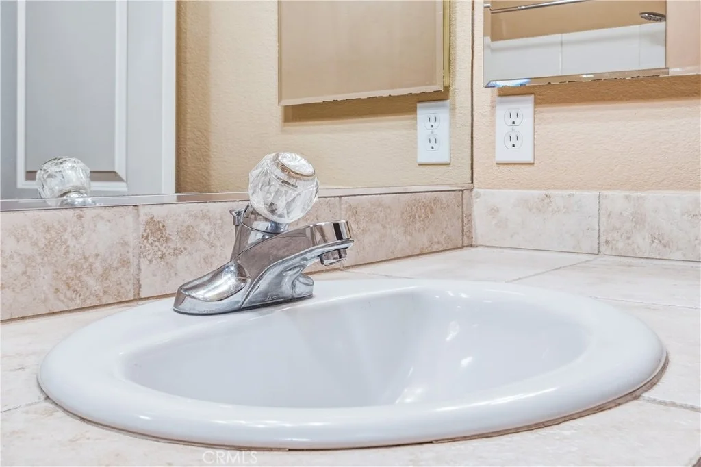 Photo of 6231 Mirlo