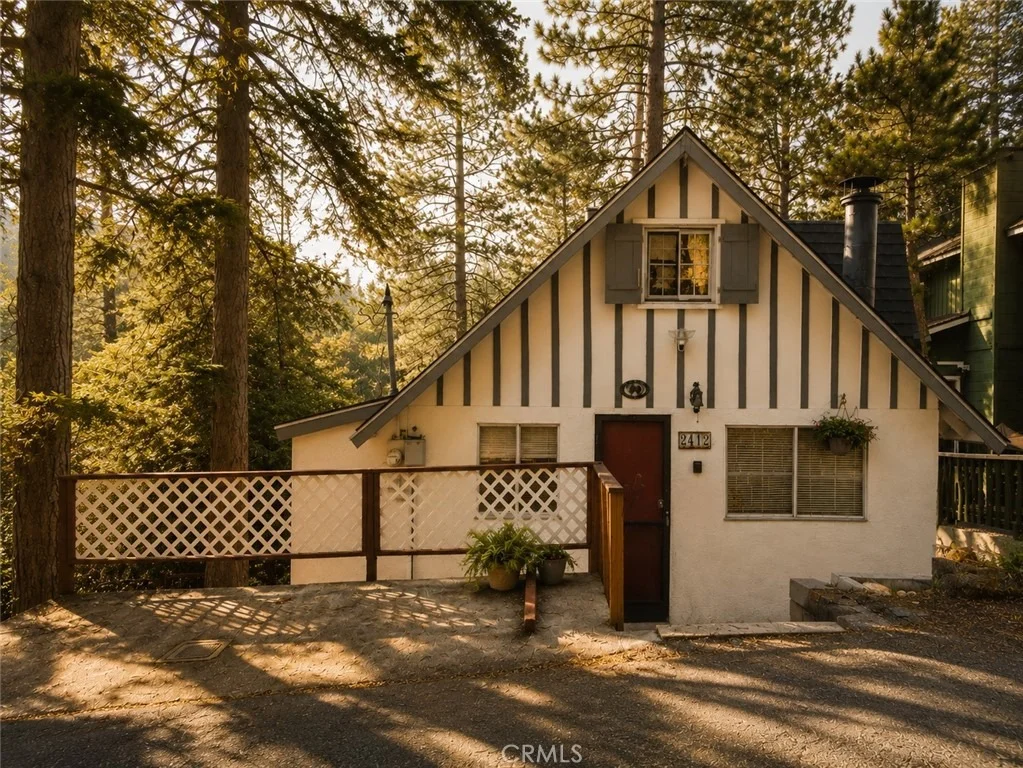 Photo of 2412 Ridge