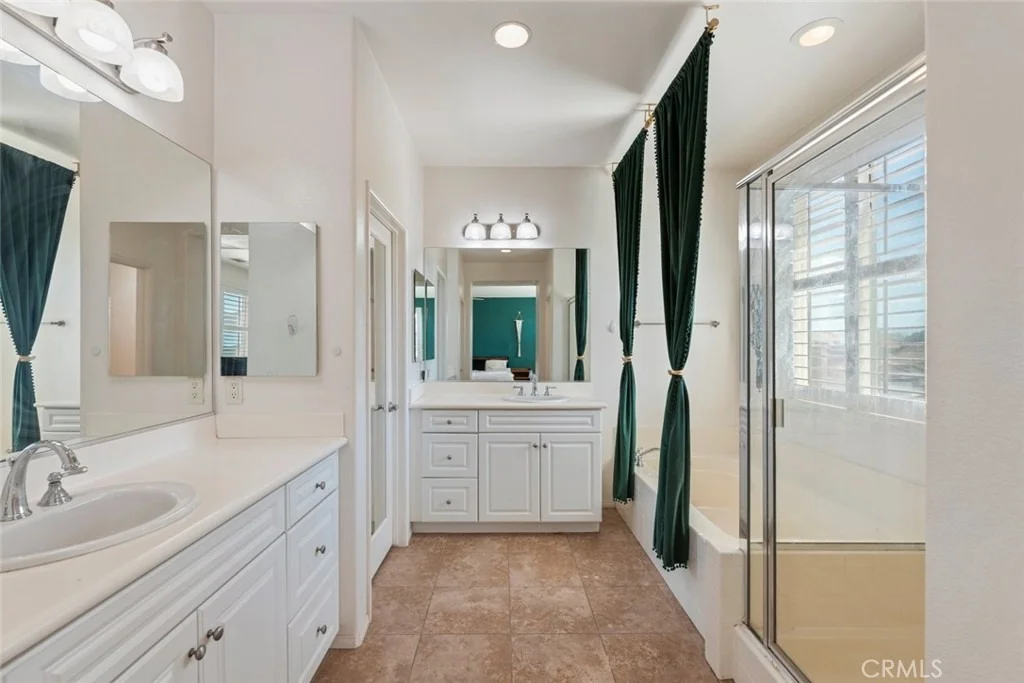 Photo of 23045 Catt
