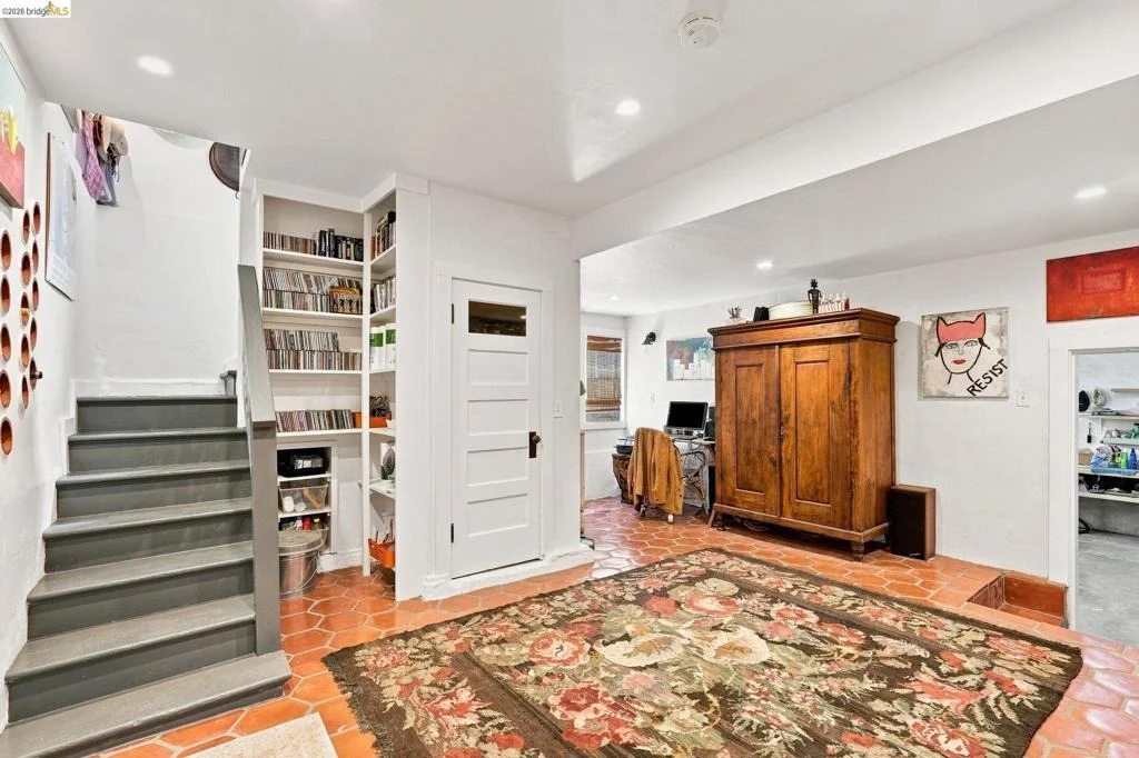 Photo of 893 Santa Barbara Rd