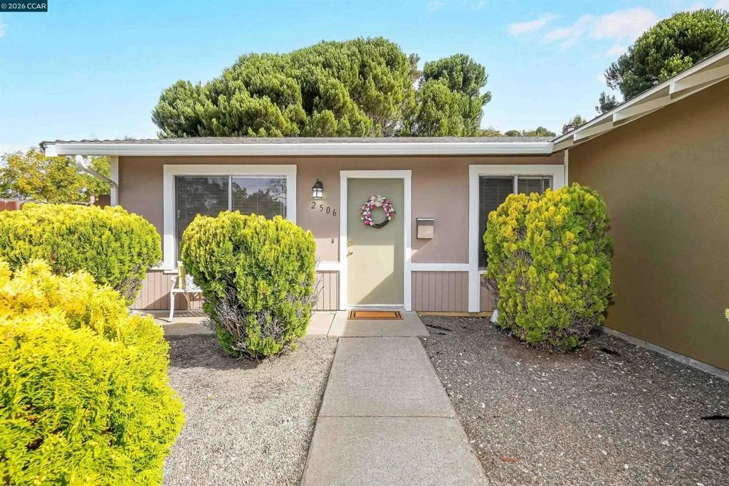 Photo of 2506 Henry Ave