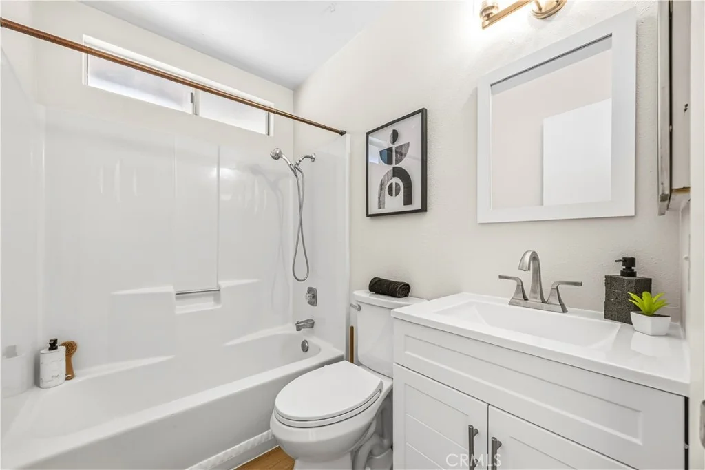 Photo of 1404 Peacock Boulevard