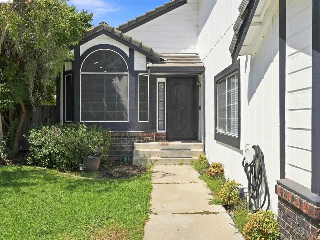 Photo of 1529 Thistle Court
