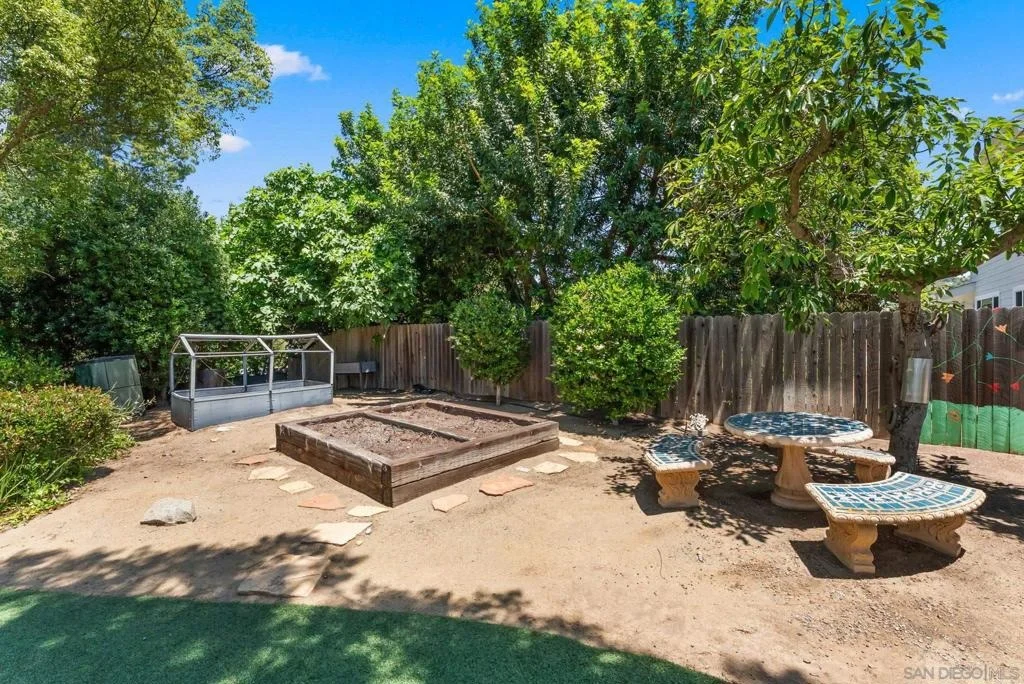 Photo of 12832 Stone Canyon Rd