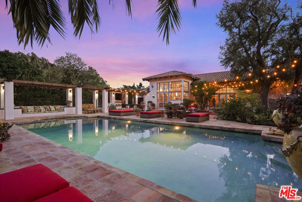 Photo of 7332 Birdview Avenue