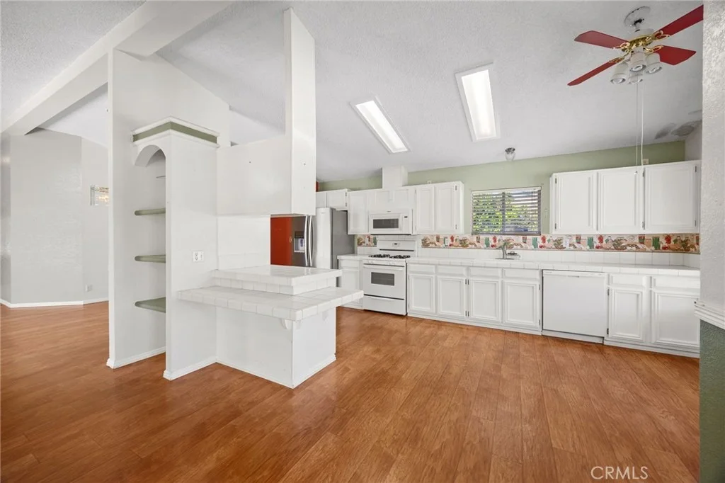 Photo of 2892 Peach Tree