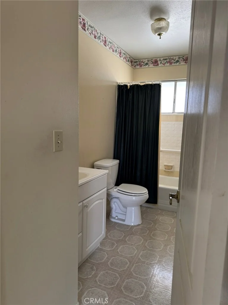 Photo of 25720 Ridgemoor