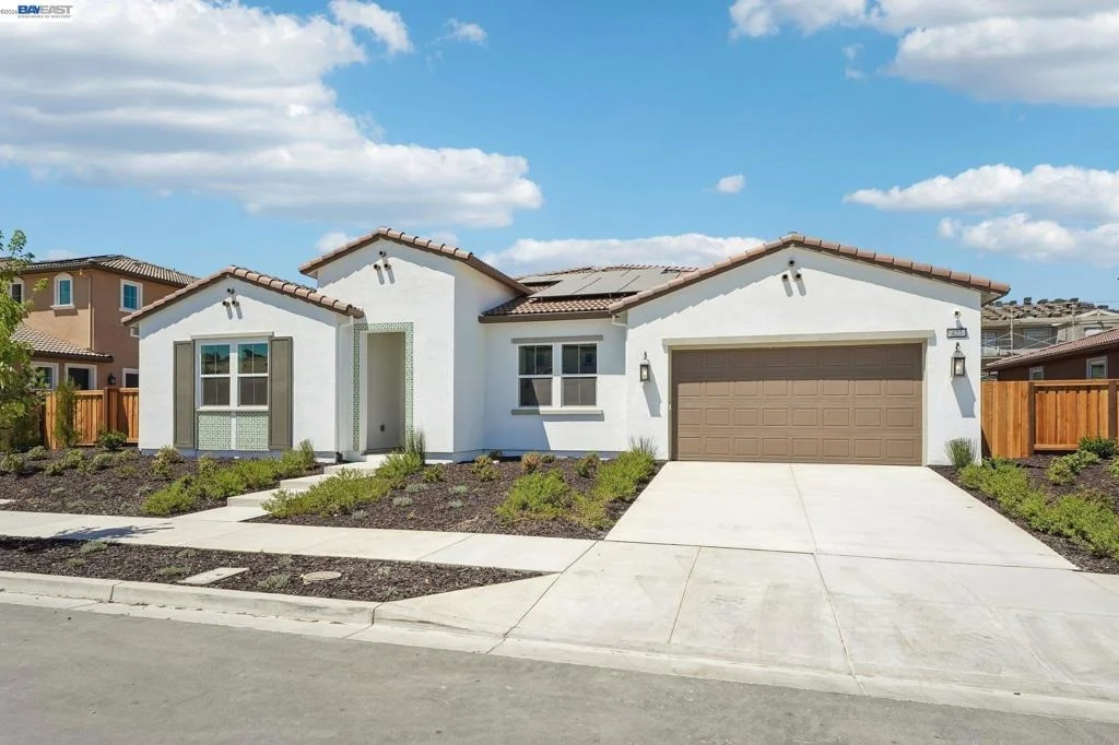 Photo of 427 Trellis Way
