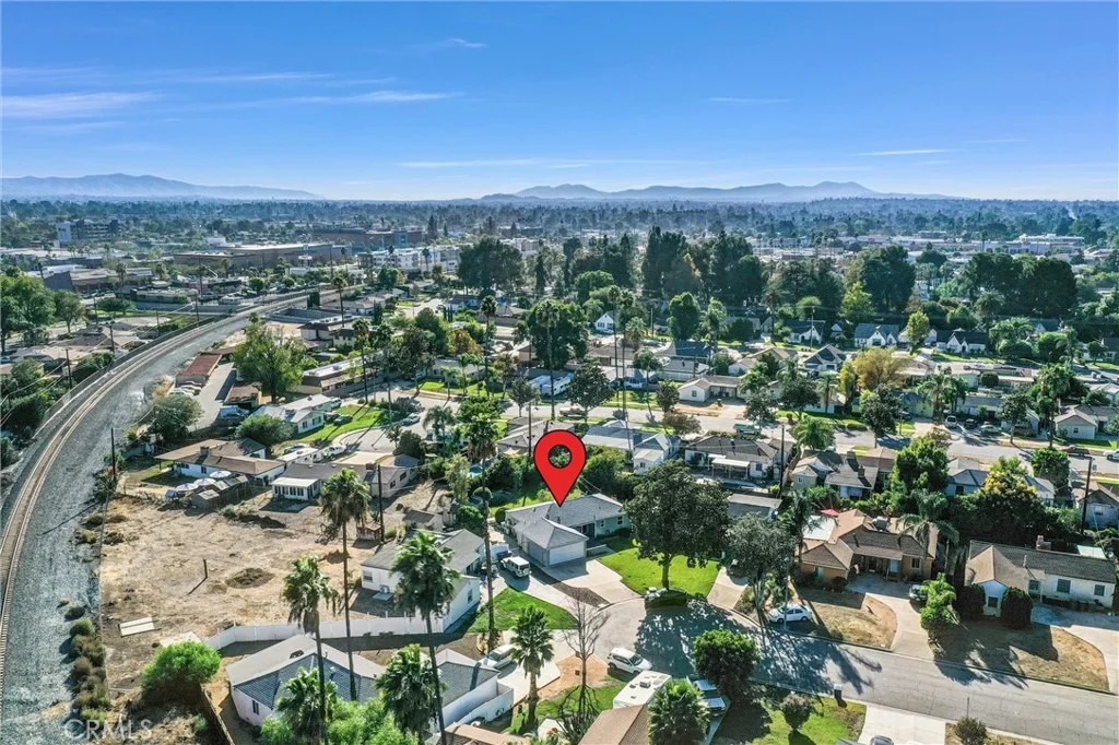 Photo of 6049 Colonial