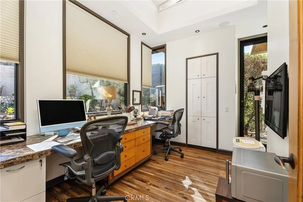 Photo of 2378 Crestview Drive