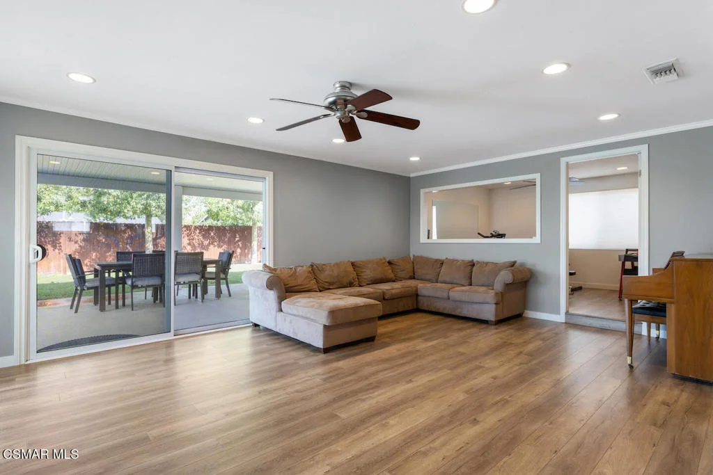 Photo of 3339 Bryan Avenue