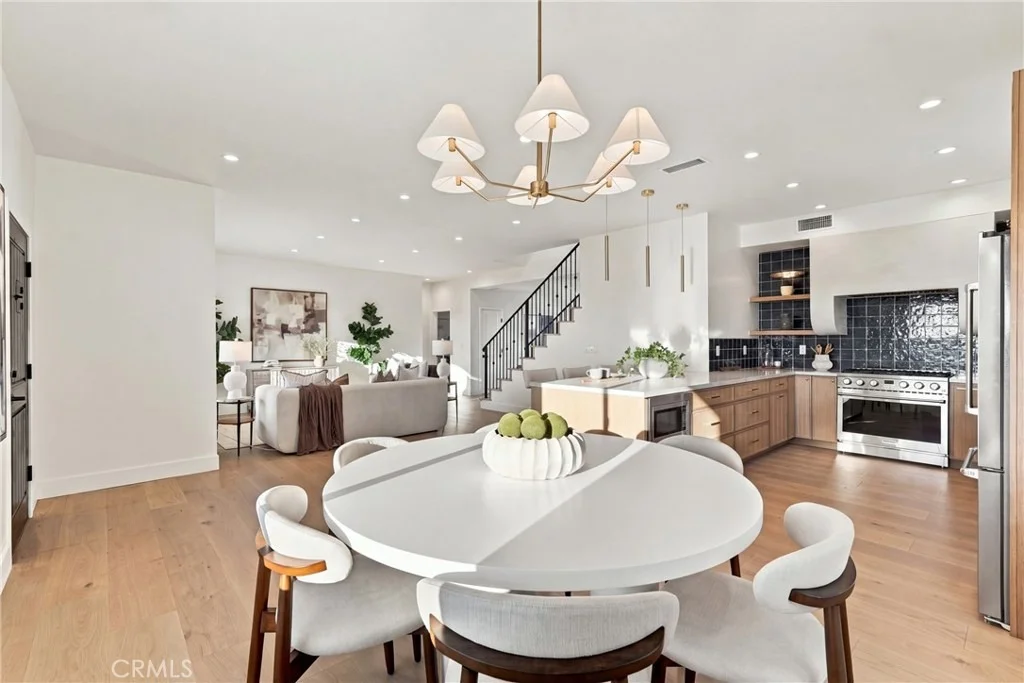 Photo of 205 Via Los Altos
