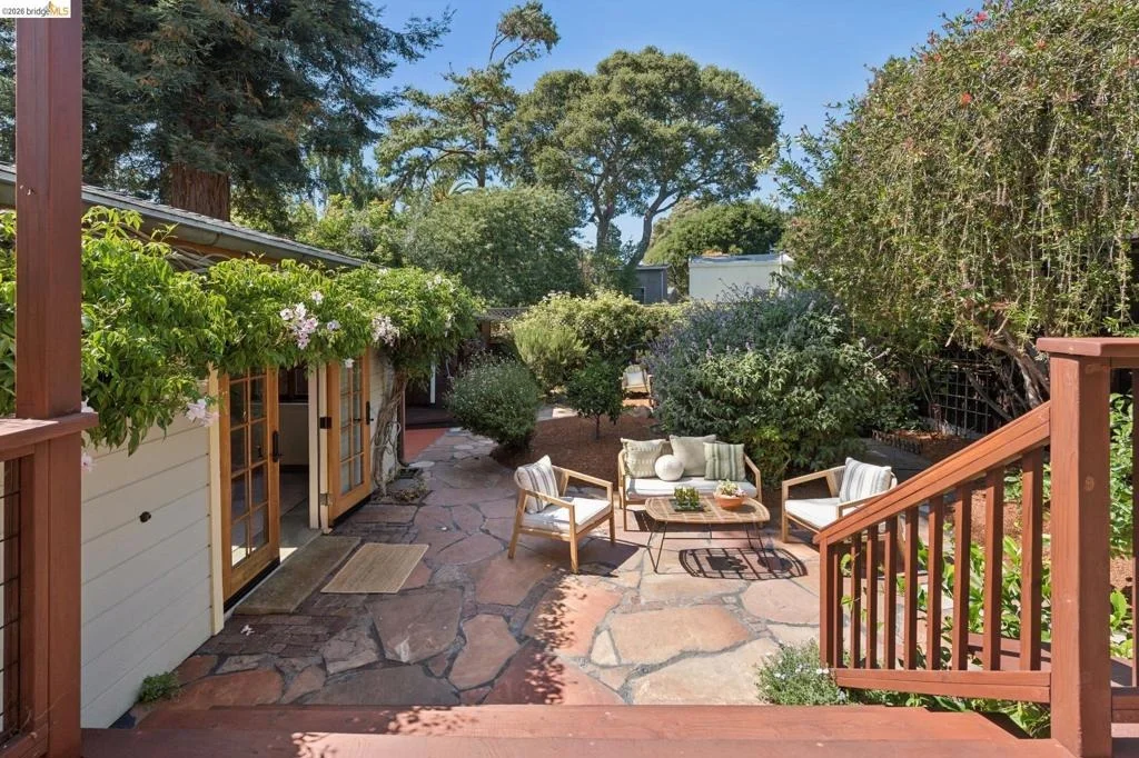 Photo of 1645 Capistrano Ave
