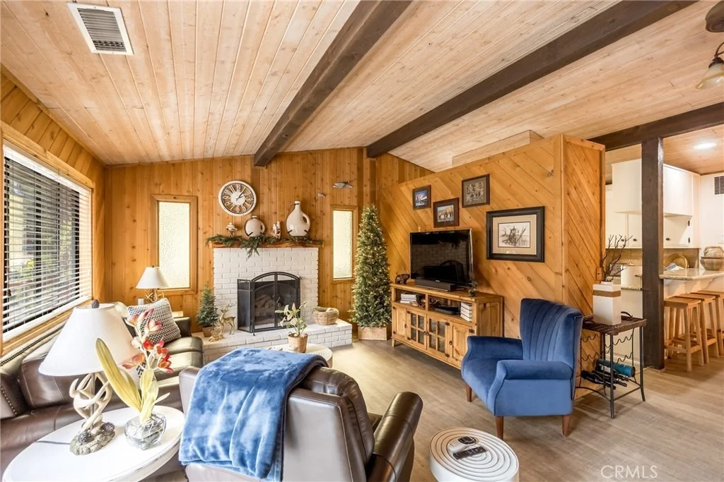 Photo of 824 Mountain Lane