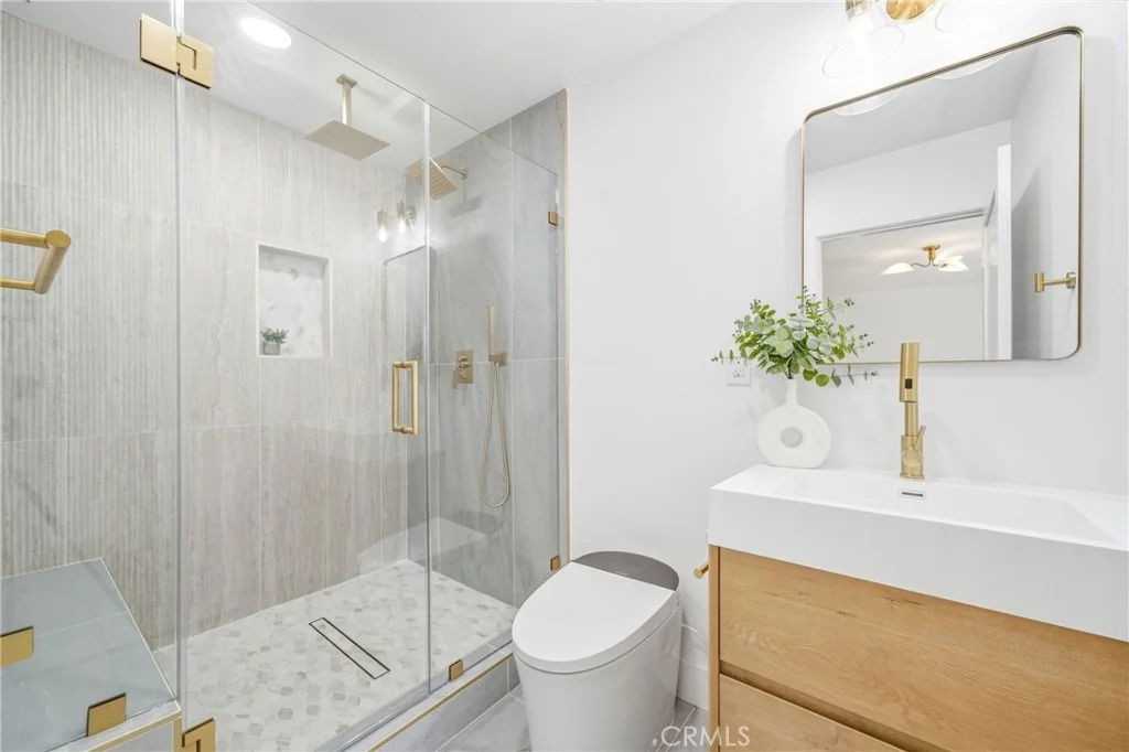 Photo of 137 S Thistle Road