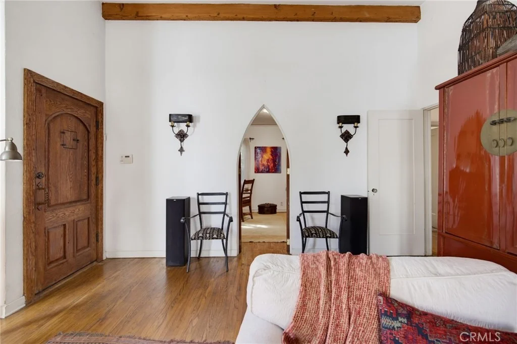 Photo of 2243 Cloverfield Boulevard
