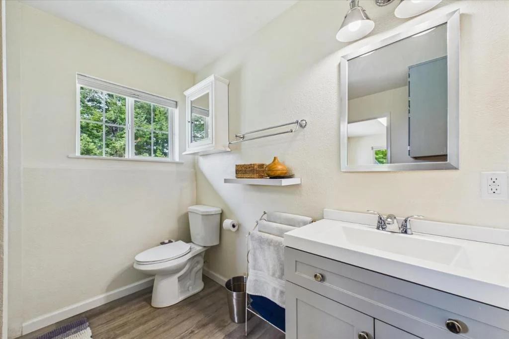 Photo of 520 Redwood Road