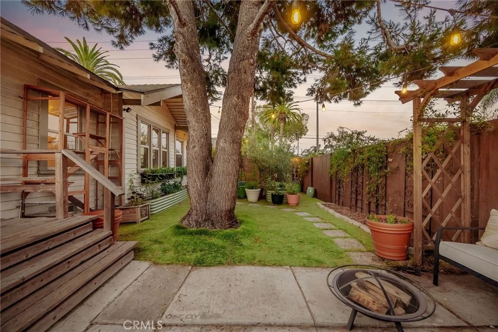 Photo of 805 Loma Avenue