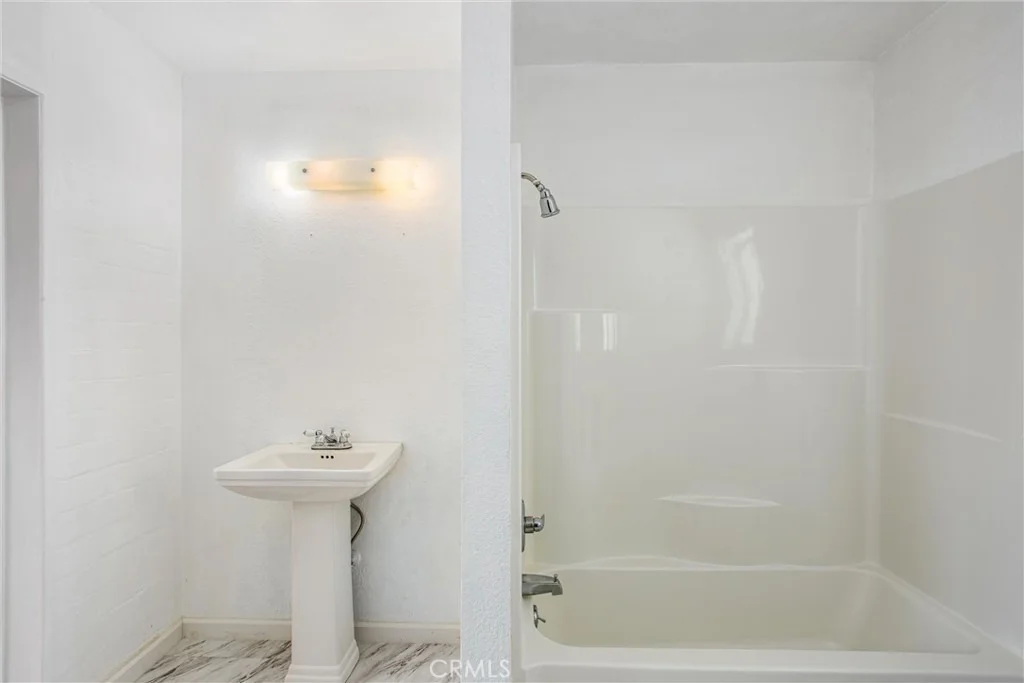 Photo of 12190 Gladys